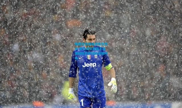 梅西社交媒体浏览引热议 昔日诺坎普国王温情回应巴萨球迷深情呼唤